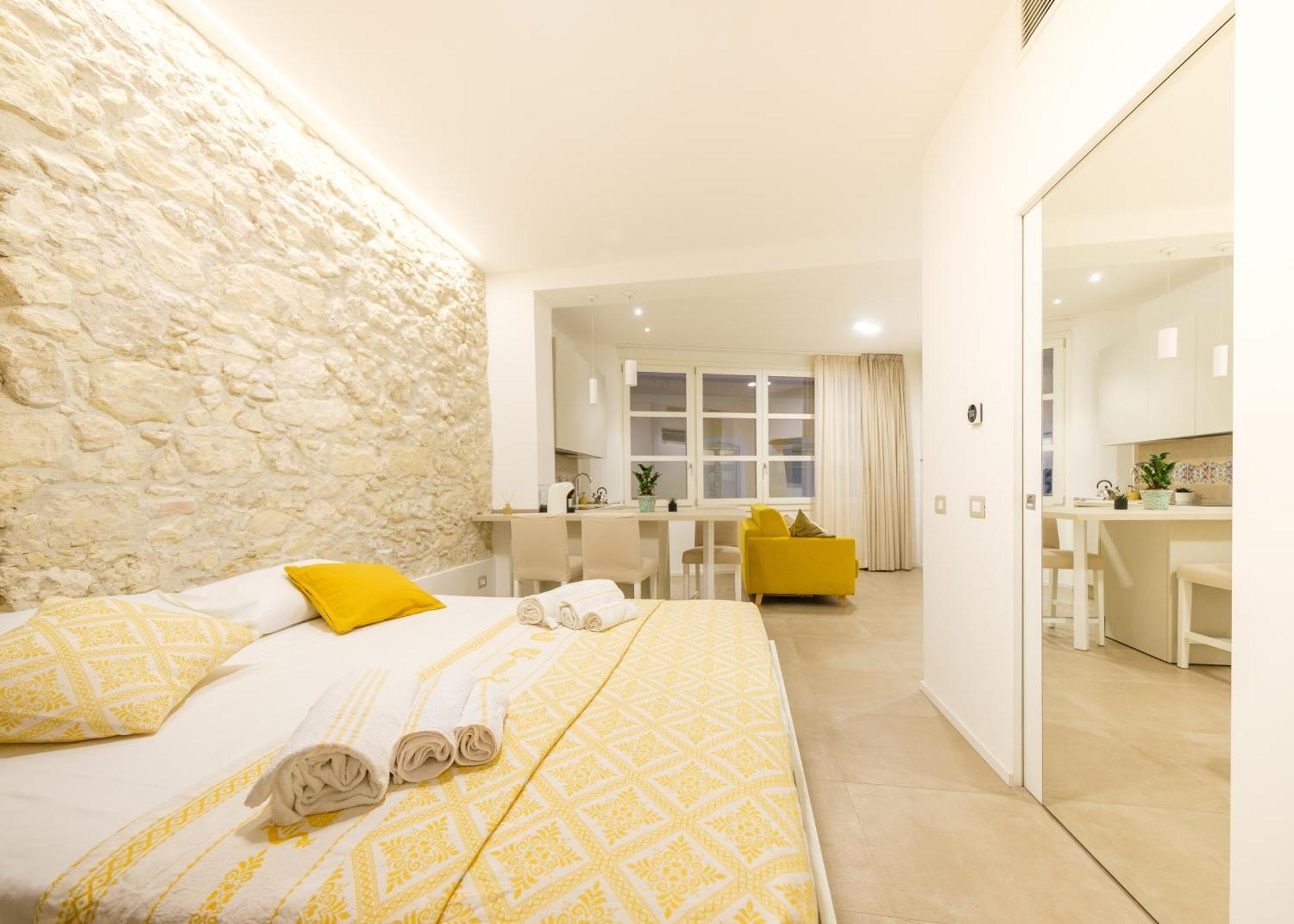 Suite Il Sole In Pieno Centro Storico In كالياري المظهر الخارجي الصورة